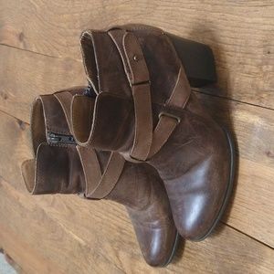 B.O.C. Oiled Leather Cowboy Boot 7M Two Tone Brown Ankle Strap Ankle Bootie